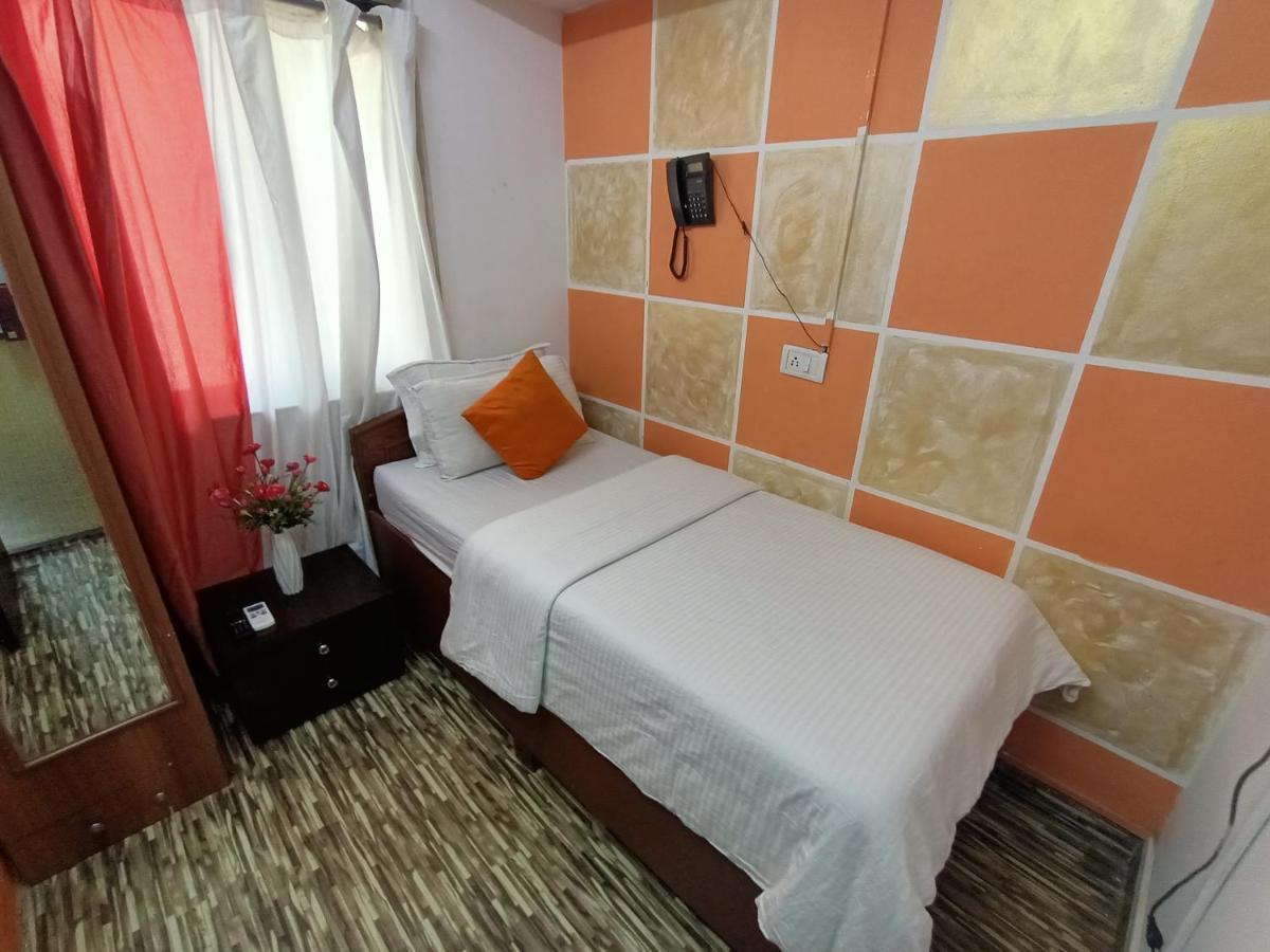 Kalpataru Hometel Bombay Esterno foto